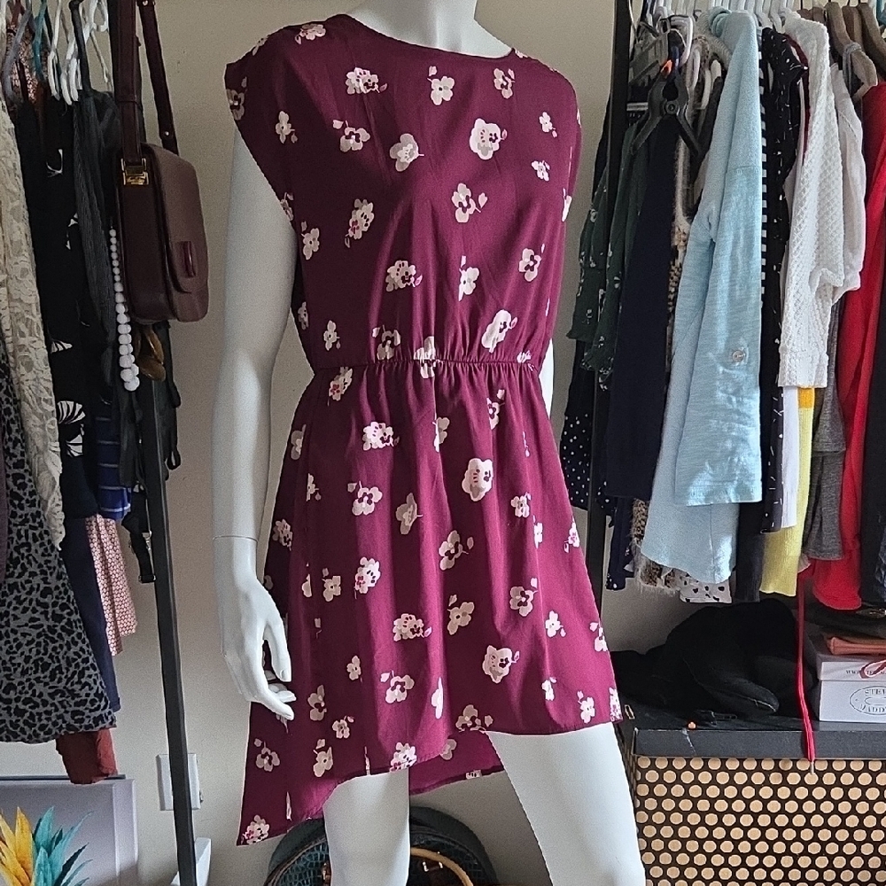 Twik Exclusivité Simons Maroon Floral Sleeveless High Low Hem Dress